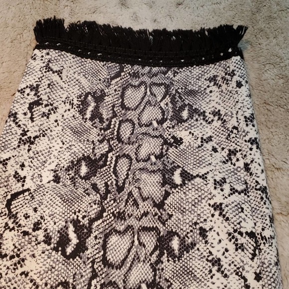 Joe Benbasset Black White High Rise Snake Print Ankle Pants Fringe Size 22 NWT - Picture 3 of 6